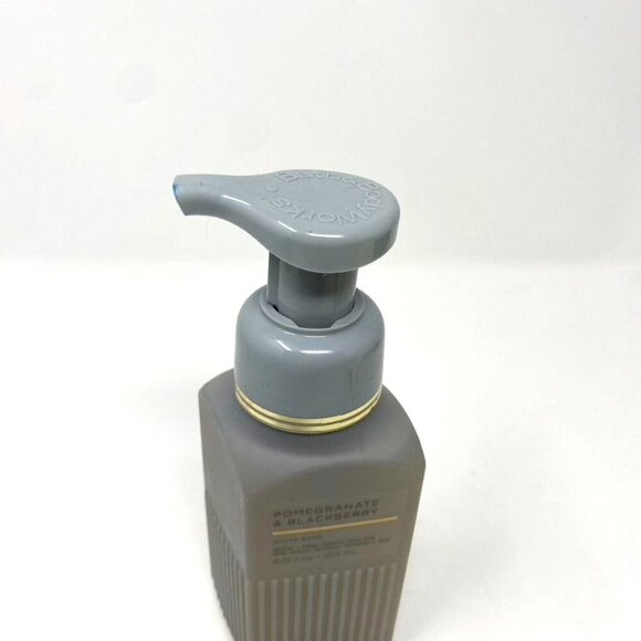 Bath & Body Works Pomegranate & Blackberry Gentle Foaming Hand Soap 8.75 Ounce - Picture 3 of 5